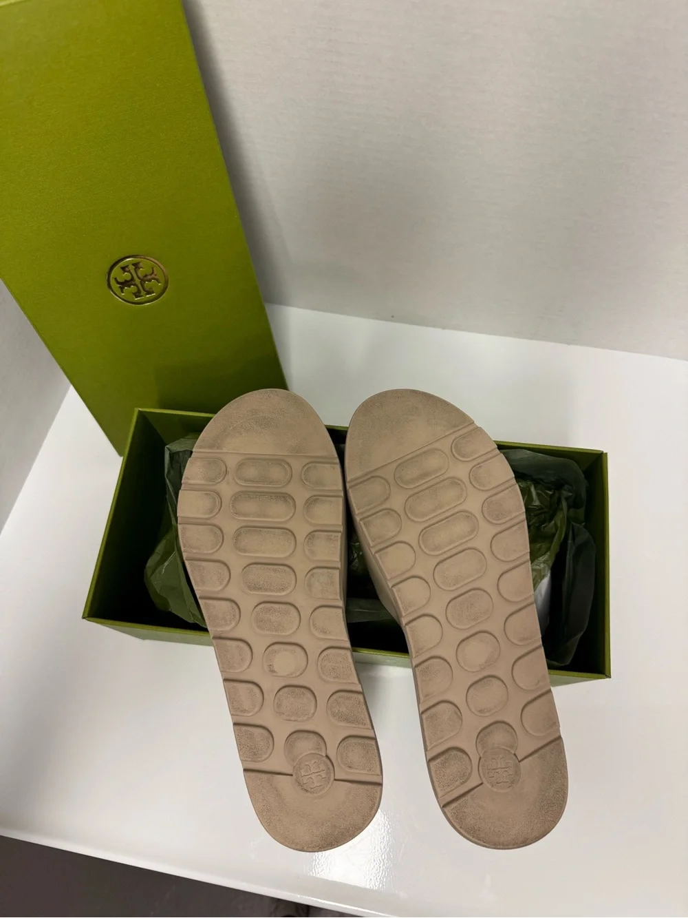 Tory Burch Mellow Buckle Stone Grey Patent Slide with Logo Buckle Size 9